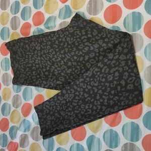 Old Navy Black and Gray Leopard Print Leggings
